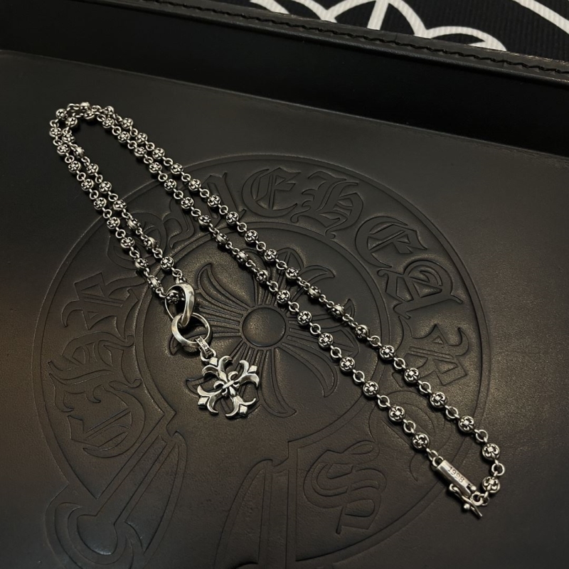 Ch*0me He**ts necklaces